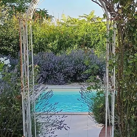 At La Maison بيت للعطل Montaut (Dordogne)