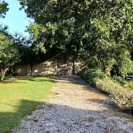 At La Maison * Montaut (Dordogne)